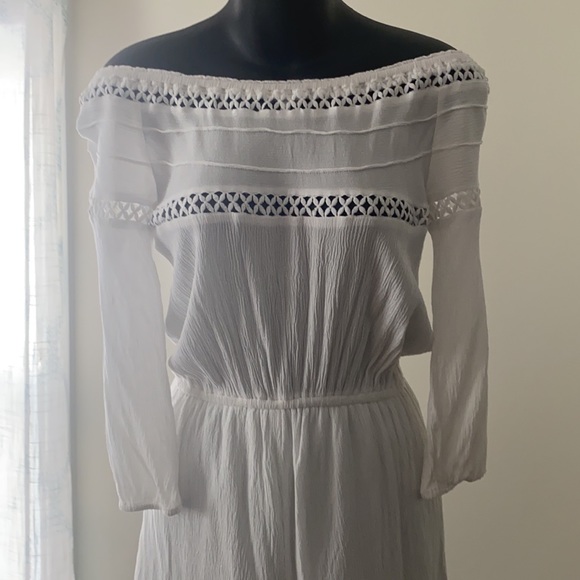 Charlotte Russe white romper Size XS. - Picture 6 of 12